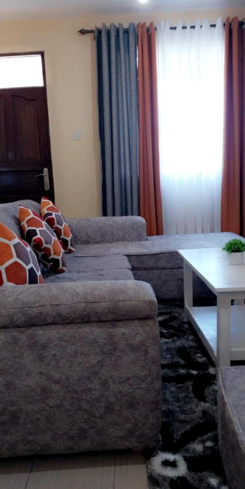 Lux Suites Bamburi Furnished Apartments Exteriér fotografie